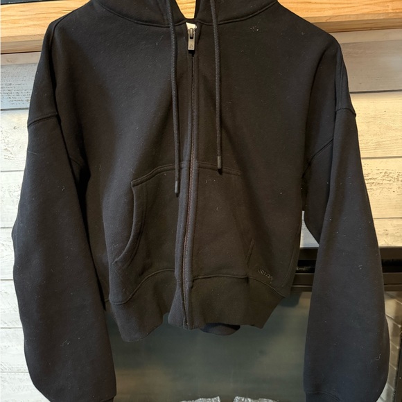 Aritzia Tops - Black Aritzia Cropped Zip-Up Hoodie